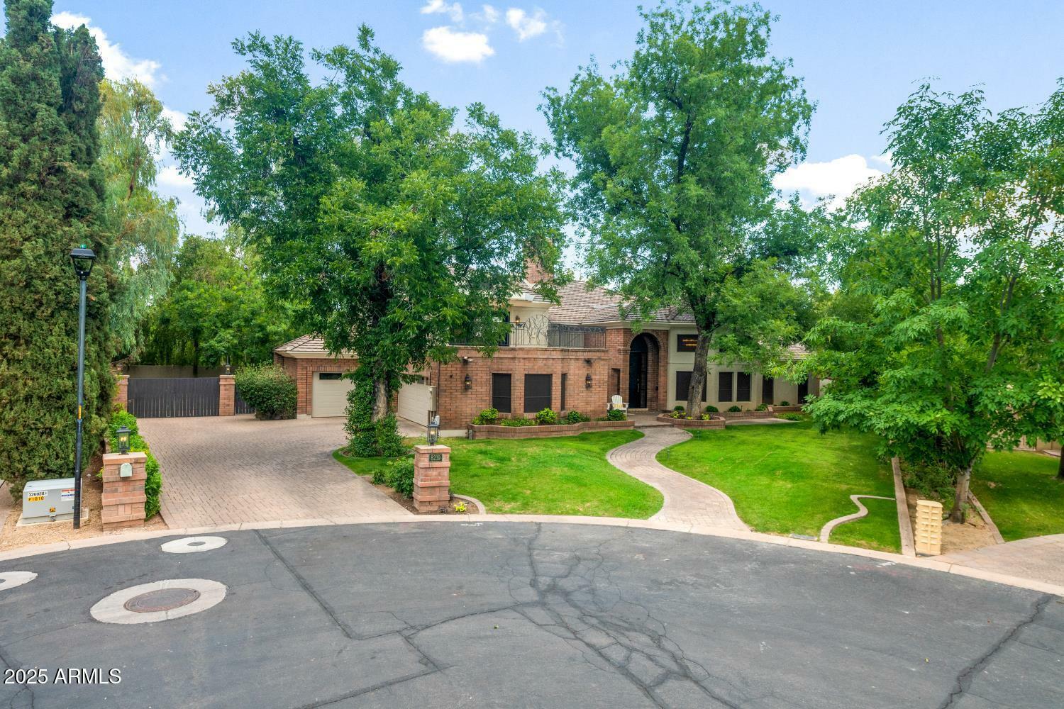 Property Photo: 8219 S Pecan Grove Circle AZ 85284