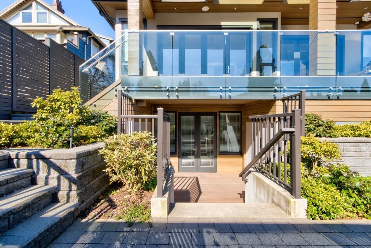 Property Photo:  1488 Jefferson Avenue  BC V7T 2B4 