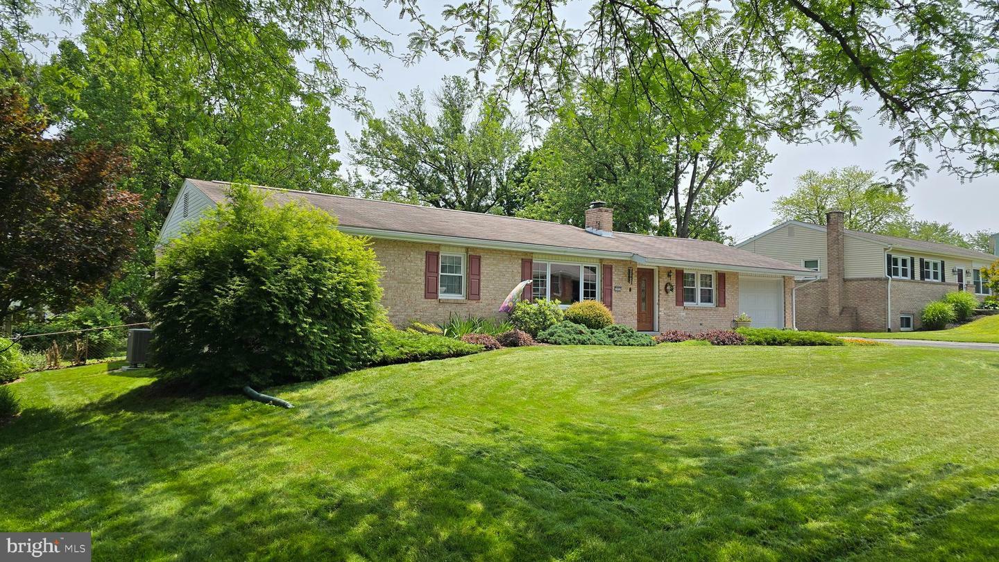 127 Holly Drive  Mechanicsburg PA 17055 photo