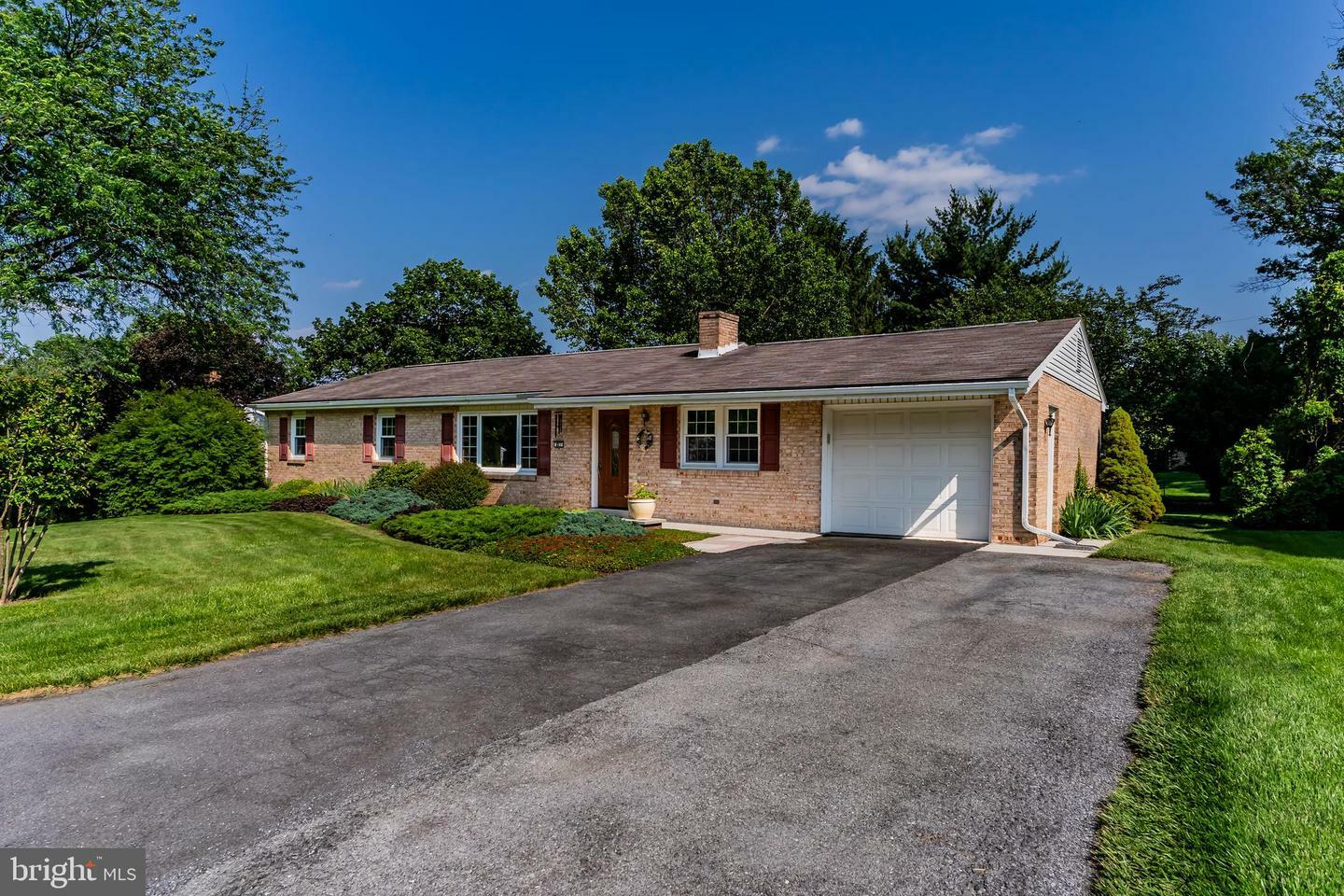 Property Photo: 127 Holly Drive PA 17055