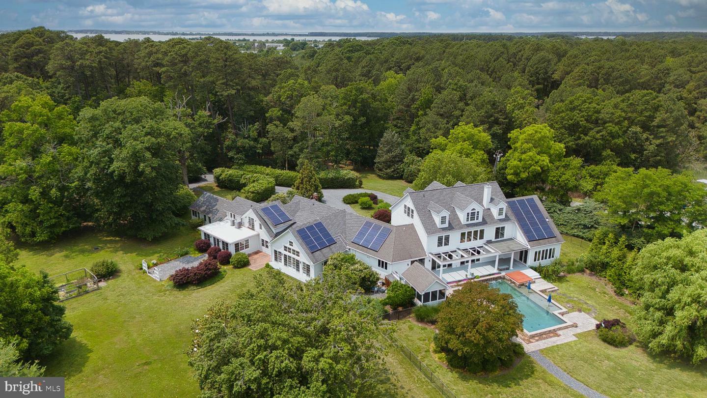 Property Photo: 6153 Long Point Road MD 21652