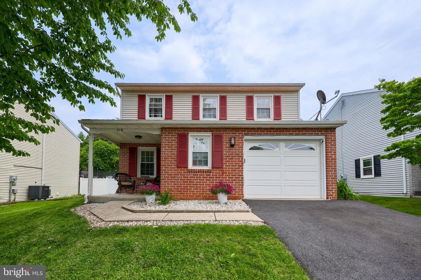 216 Linda Terrace  Ephrata PA 17522 photo