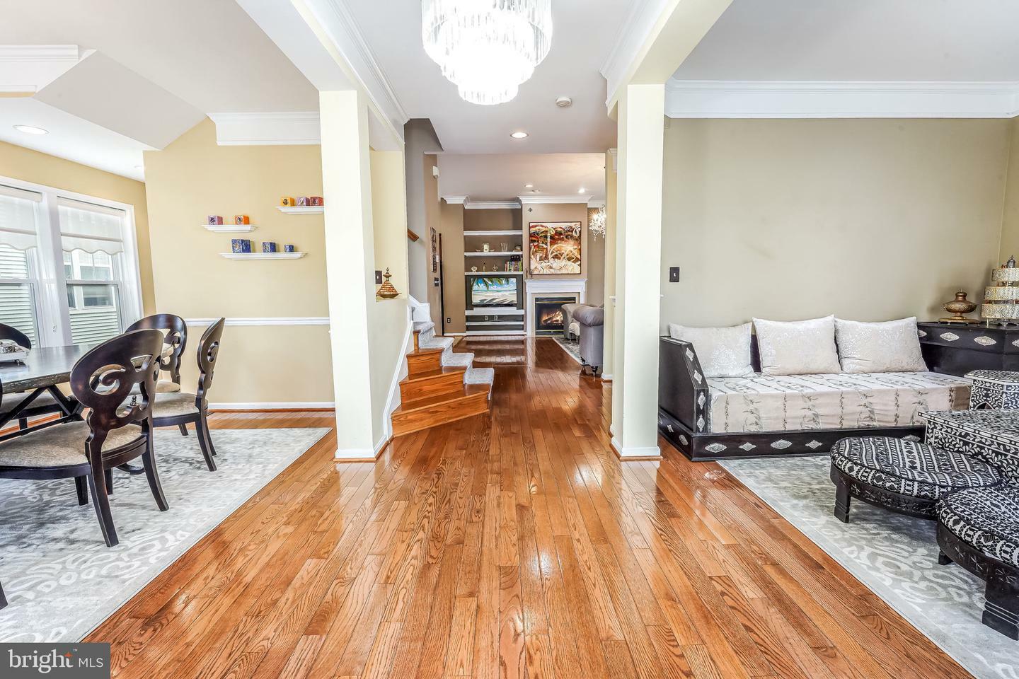 Property Photo: 24990 Mineral Springs Circle VA 20105
