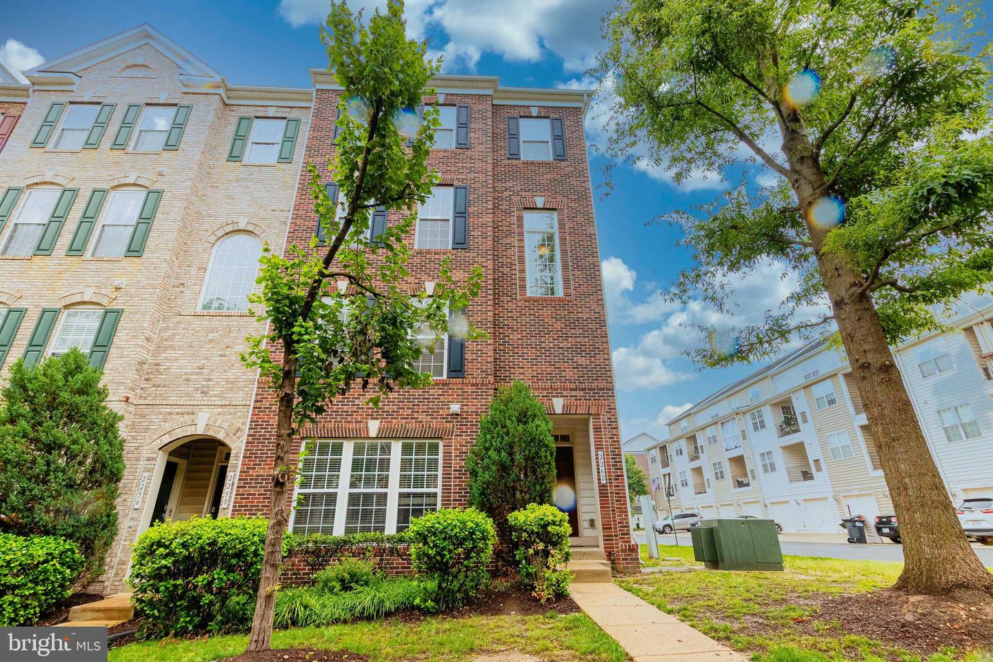 Property Photo:  2262 Margraf Circle  VA 22191 