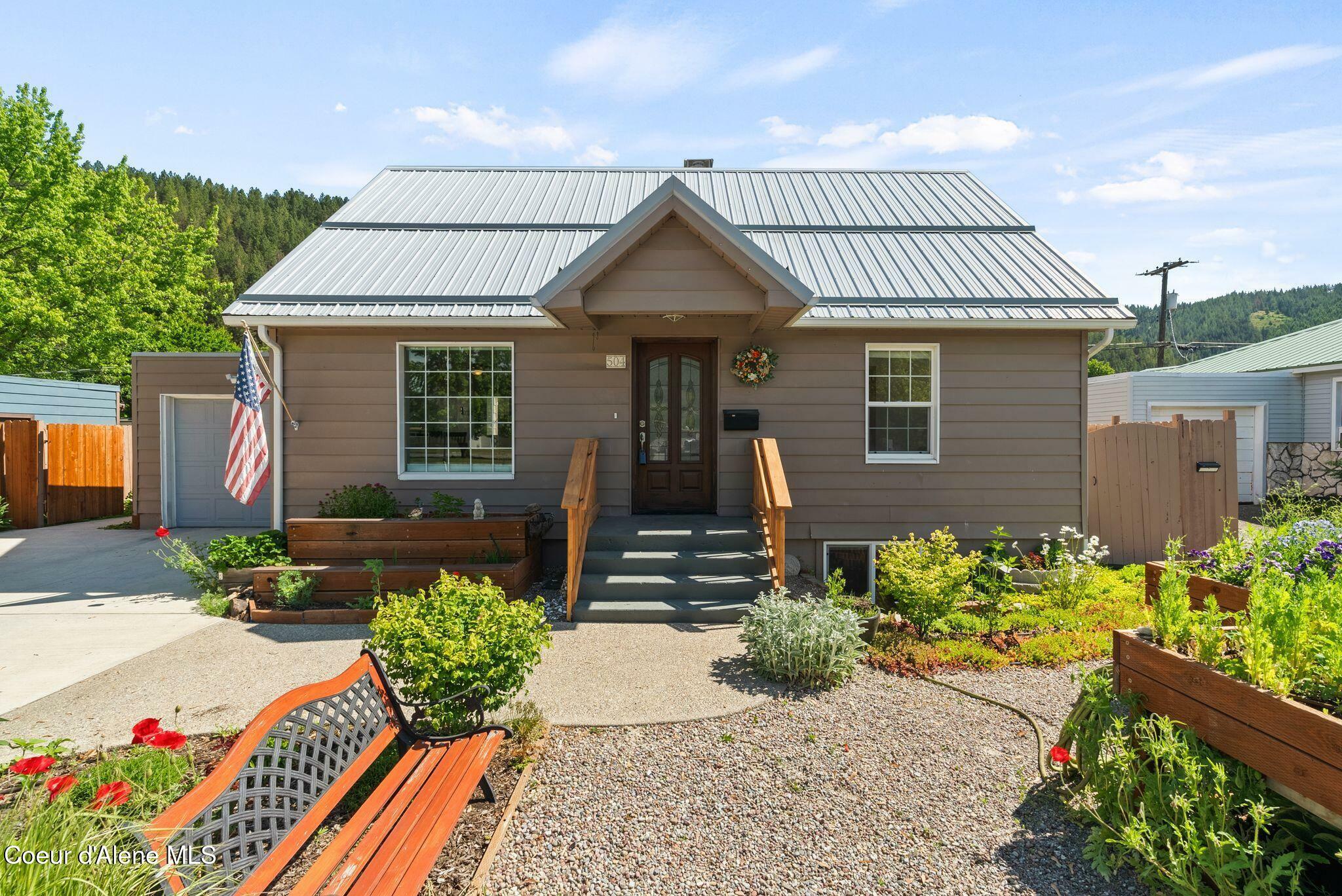 Property Photo:  504 W Cameron Ave  ID 83837 