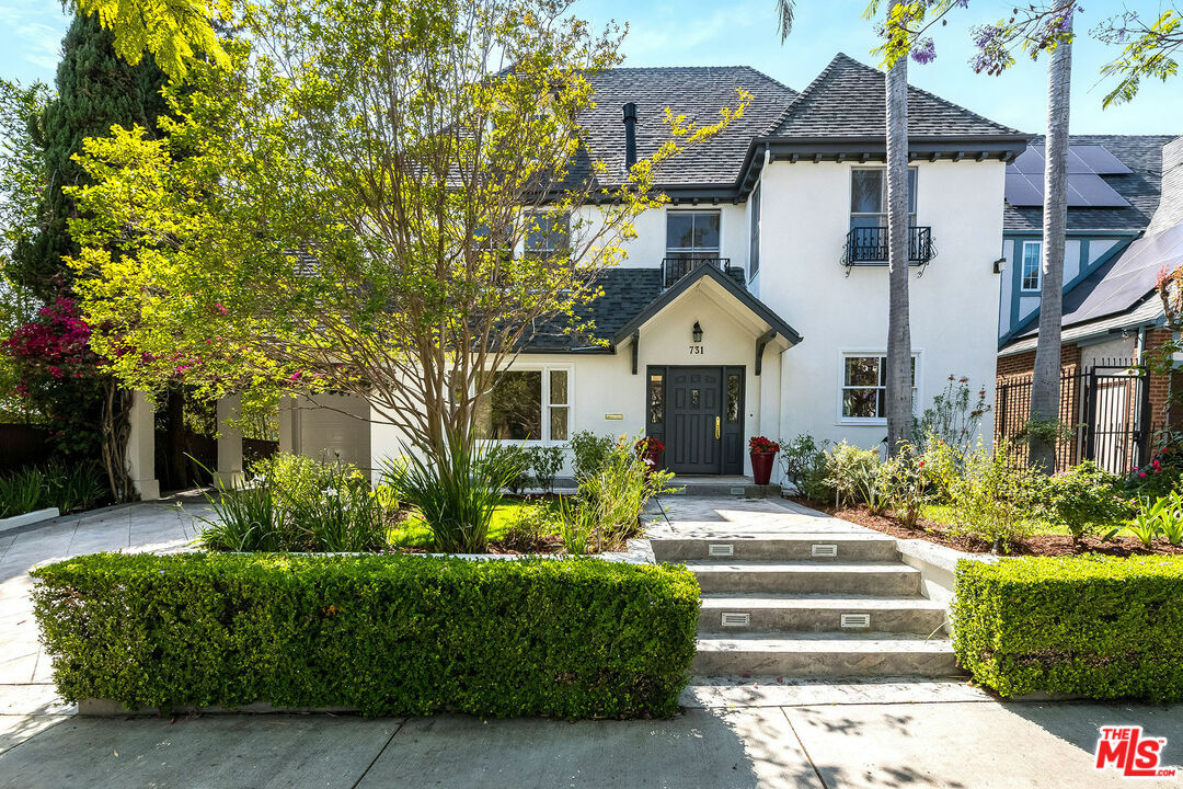 731 S Longwood Ave  Los Angeles CA 90005 photo