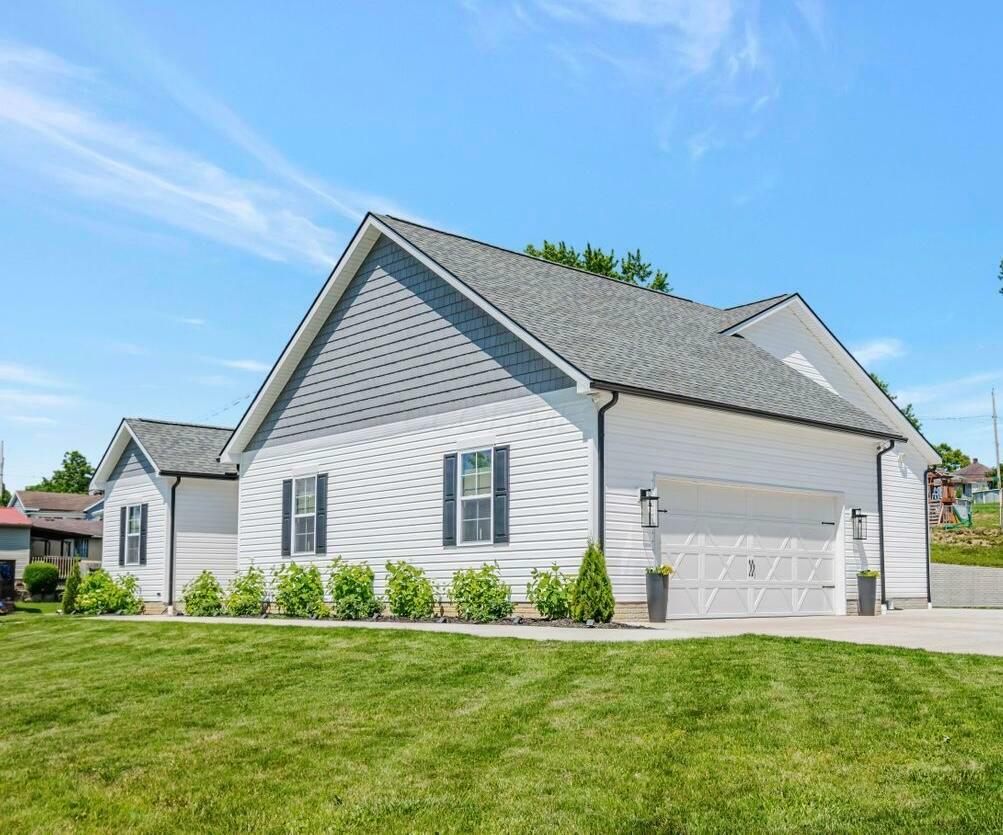 Property Photo: 614 N North 11th Street Street OH 43725