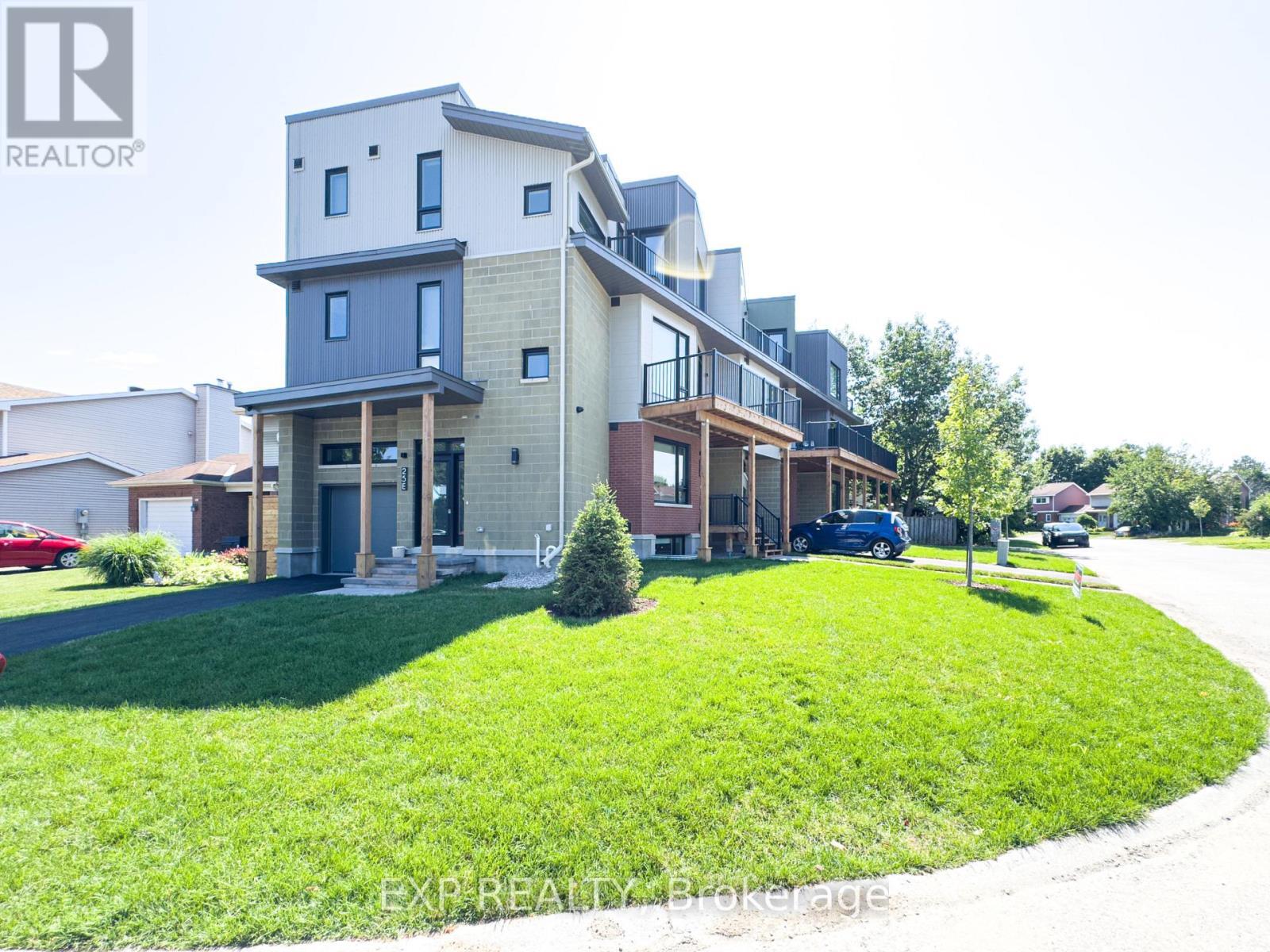 Property Photo: 25 Fair Oaks Crescent E ON K2G 4W6
