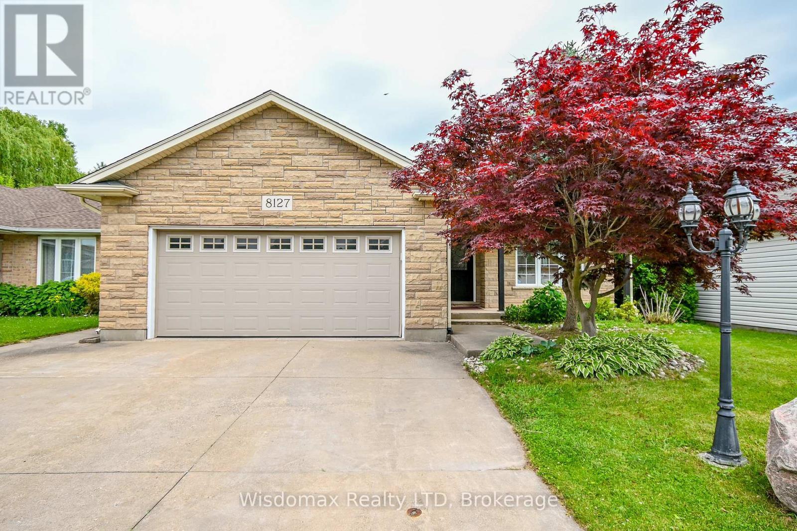 Property Photo: 8127 Orchard Grove Parkway ON L2H 3E8