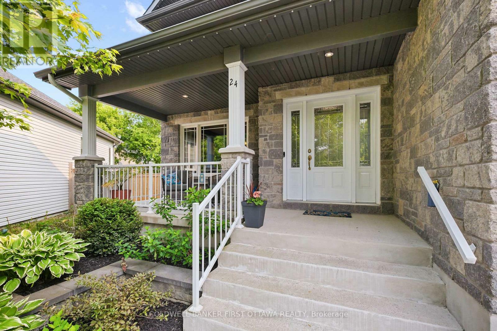 Property Photo: 24 Provost Street ON K0A 1R0