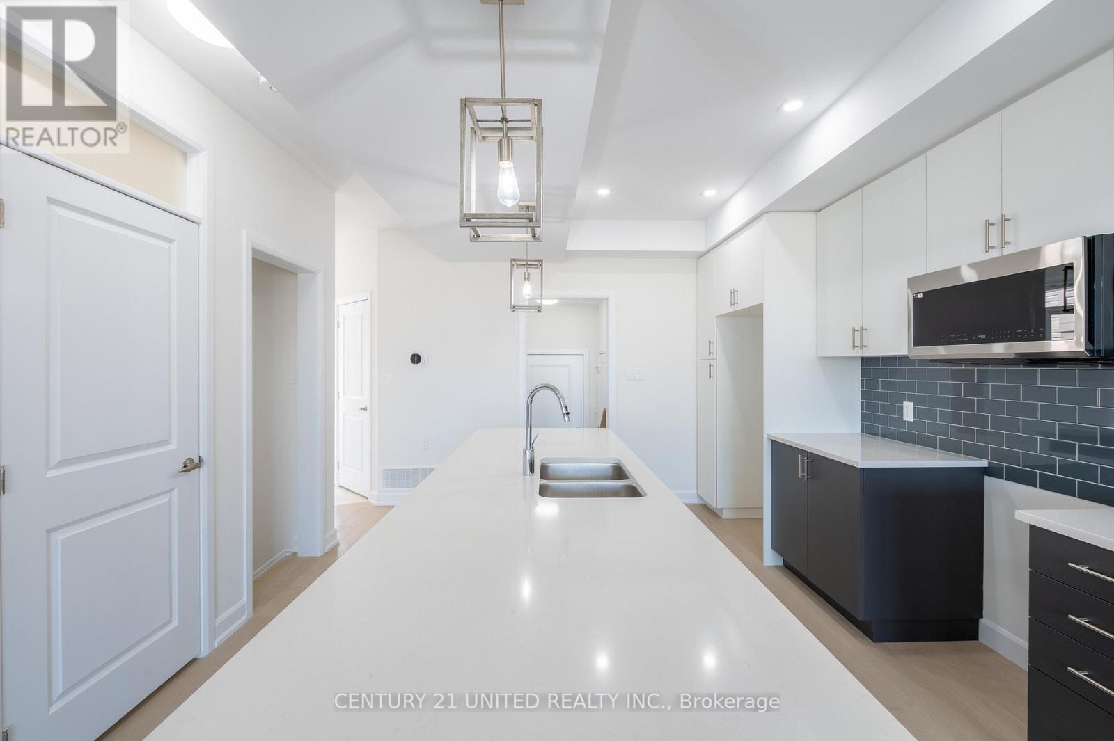 Property Photo: 309 Mullighan Gardens ON K9K 0G3