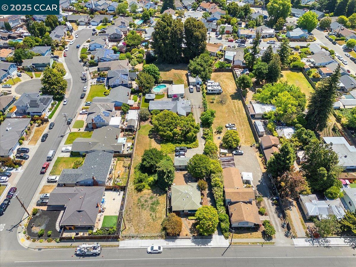 Property Photo: 19358 Lake Chabot Rd CA 94546