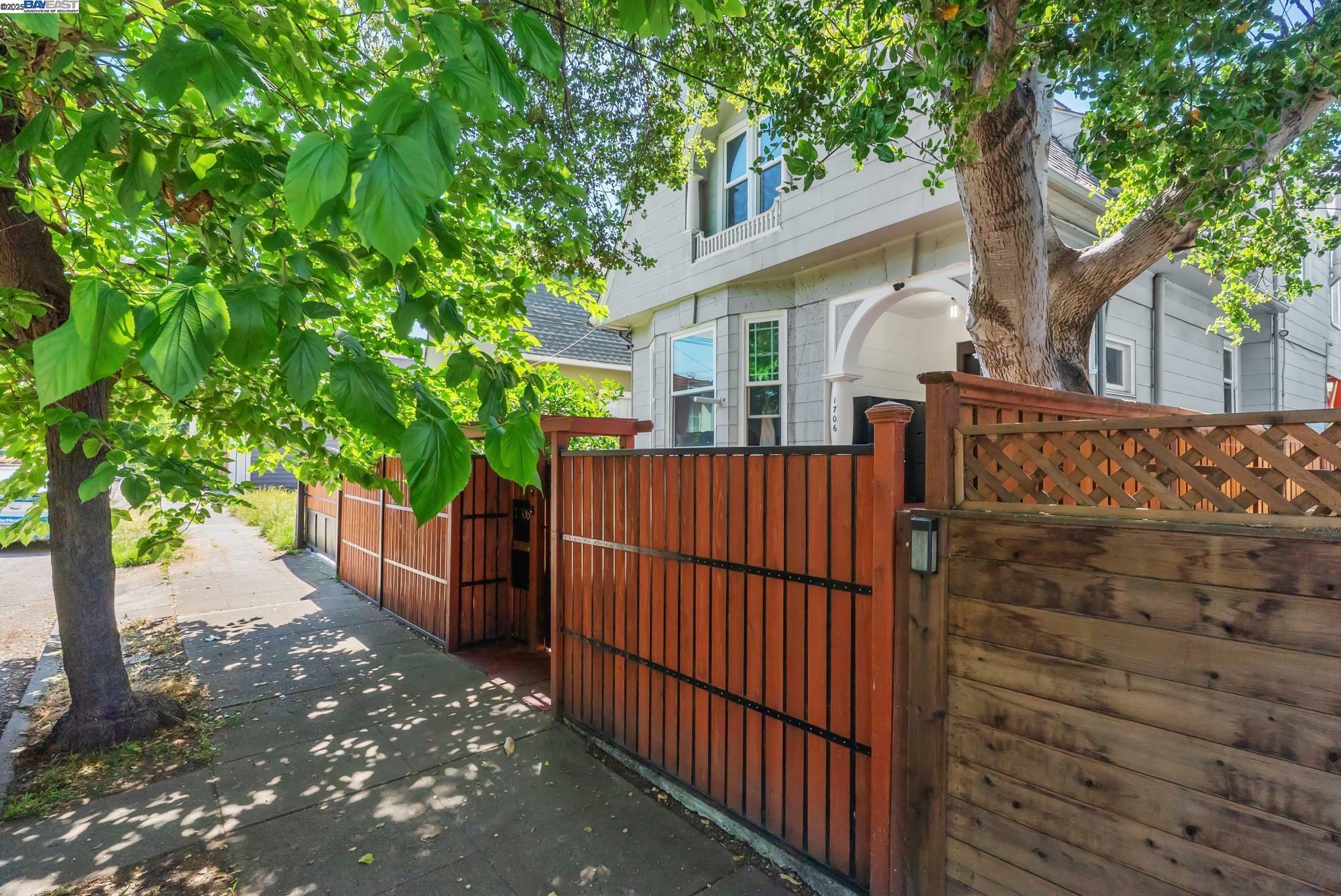 Property Photo:  1706 Fairview St  CA 94703 