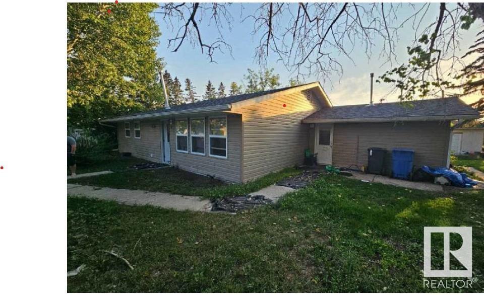 Property Photo: 320 7 Avenue 9 AB T0M 2A0
