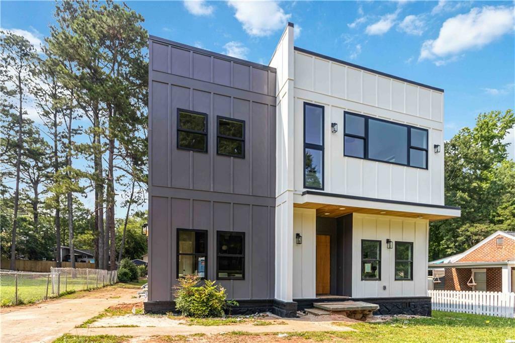 Property Photo: 1554 Columbia Circle GA 30032
