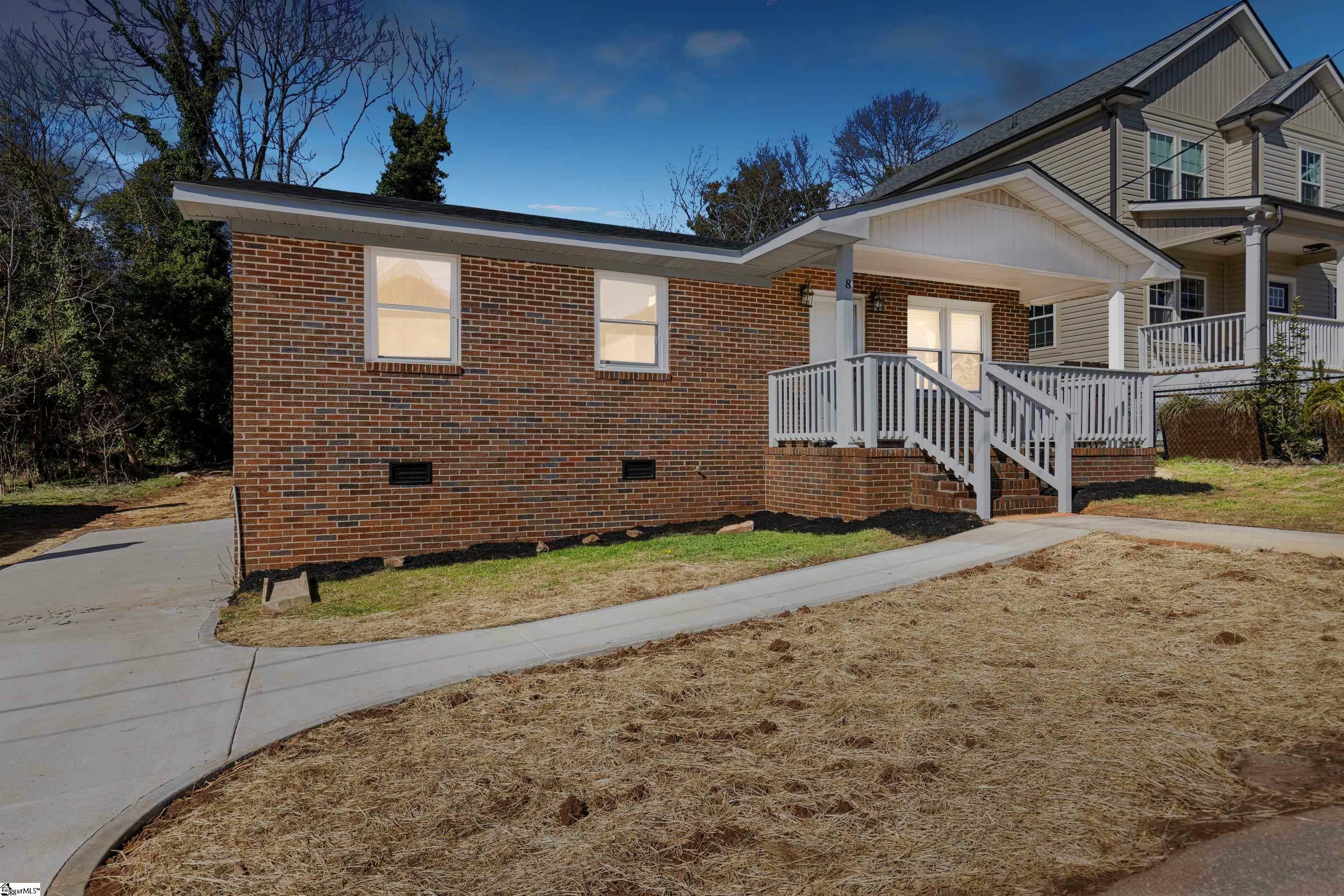 Property Photo: 8 Harris Lane SC 29607