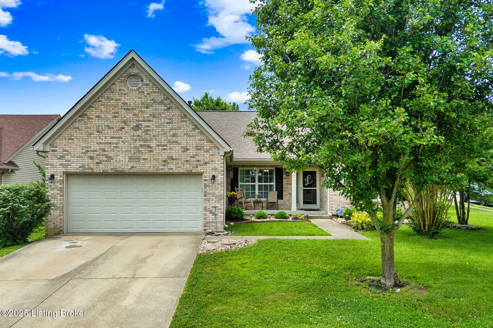 Property Photo: 8506 Hunting Stock Pl KY 40291