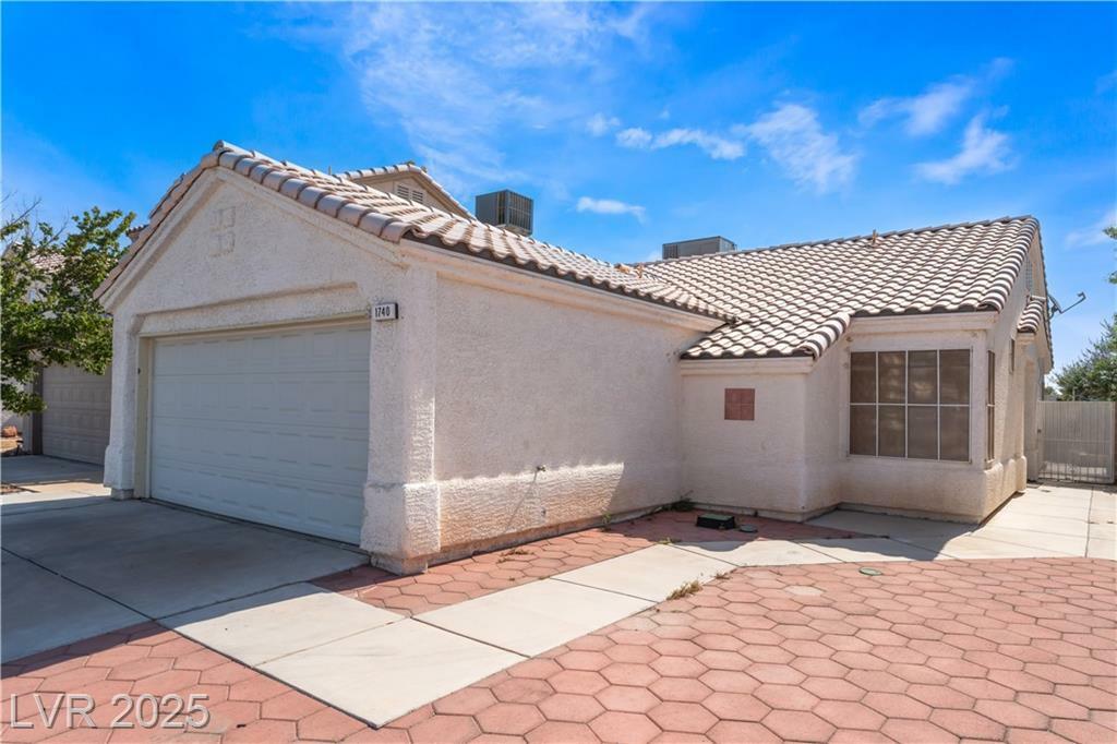Property Photo: 1740 Leaning Pine Way NV 89128