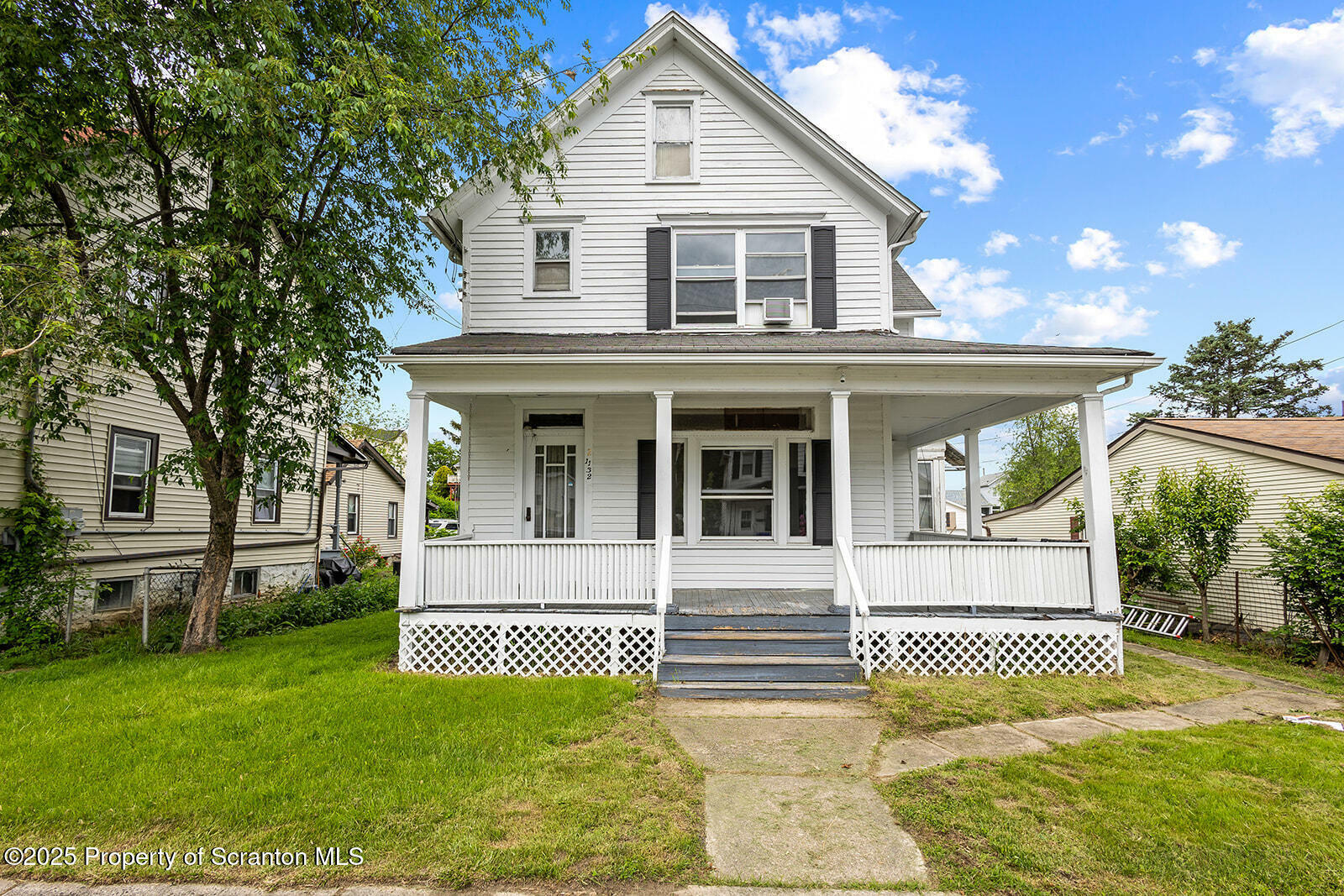 Property Photo:  1132 Lloyd Street  PA 18508 