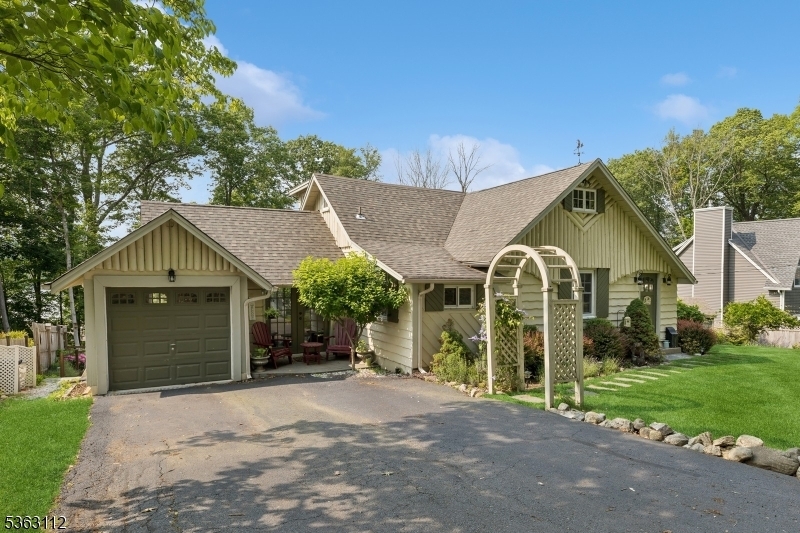 Property Photo: 40 Hillside Rd NJ 07871