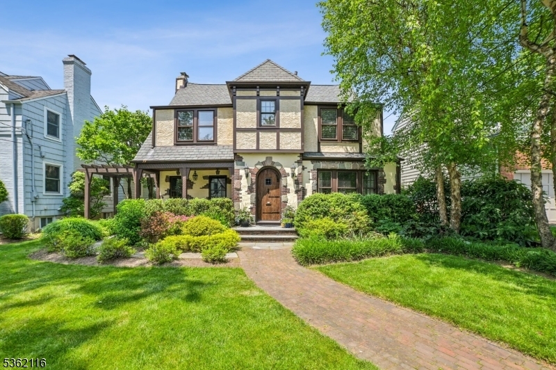 49 Greenwood Dr  Millburn Twp. NJ 07041 photo