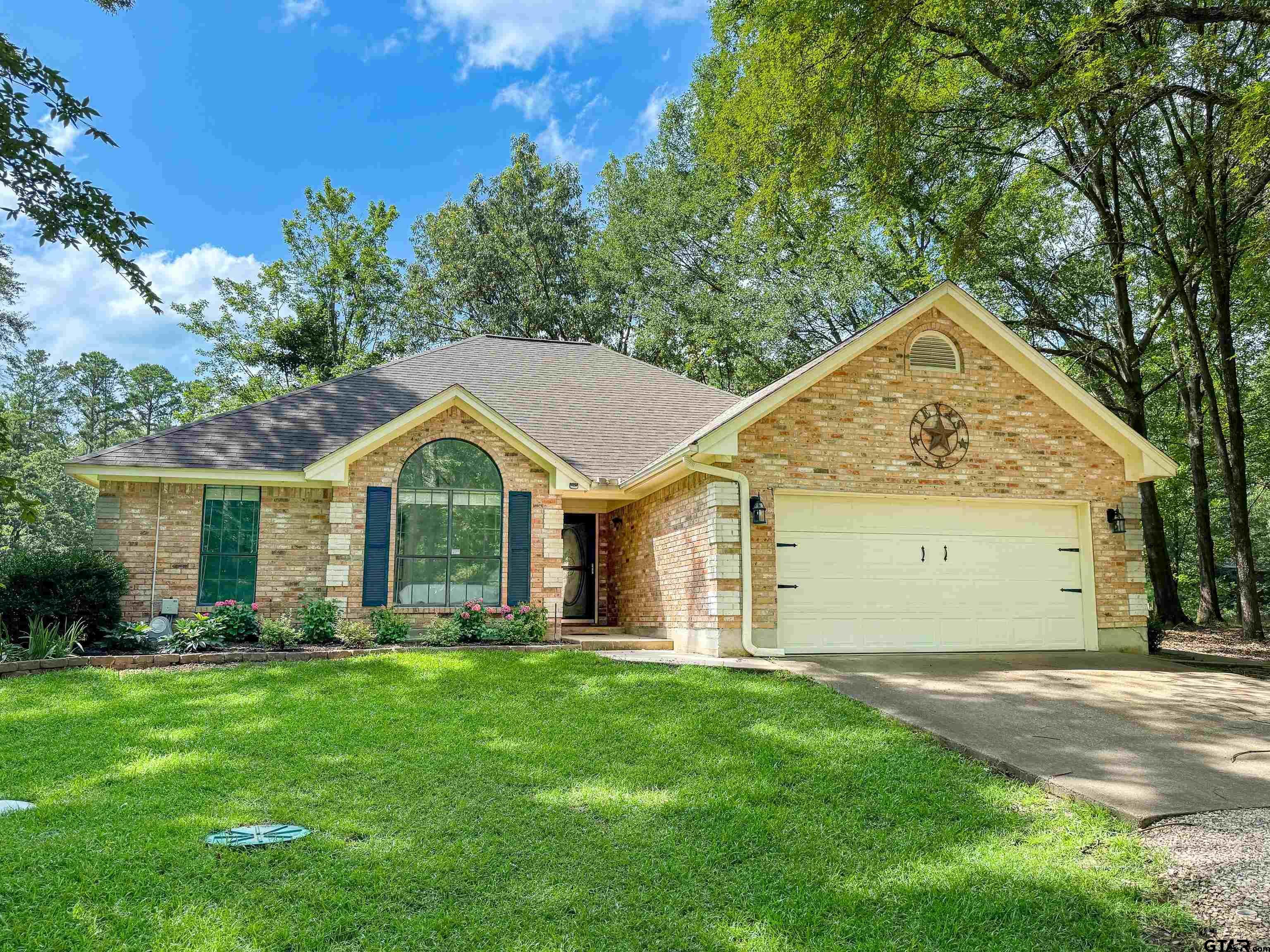 Property Photo: 414 Winding Lane TX 75457