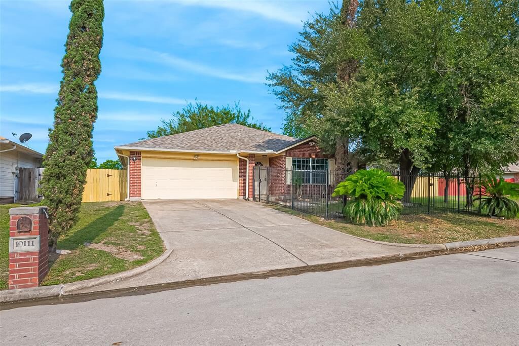 Property Photo: 10111 Woodico Court TX 77038