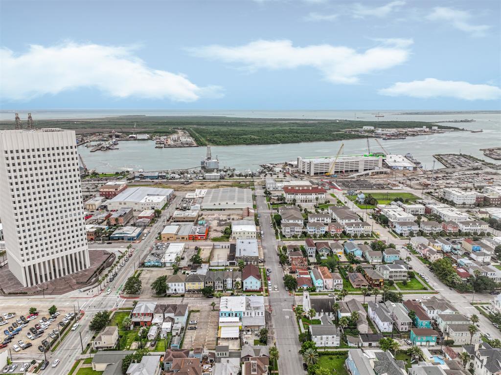 Property Photo: 1805 Market Street TX 77550