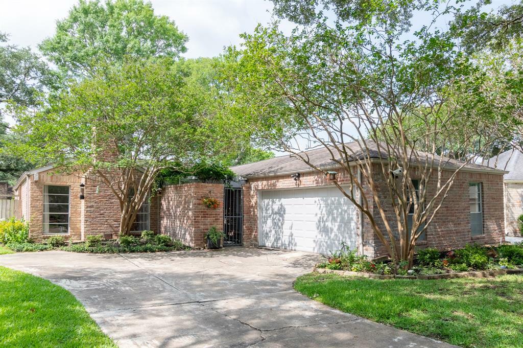 Property Photo: 2010 Round Lake Drive TX 77077