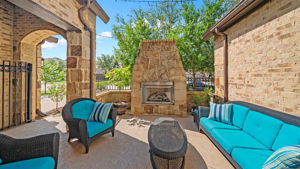 Property Photo: 810 Sunbeam Creek Court TX 77406