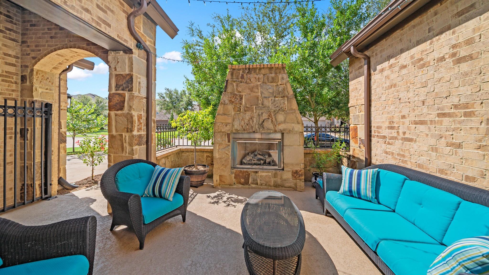 Property Photo: 810 Sunbeam Creek Court TX 77406