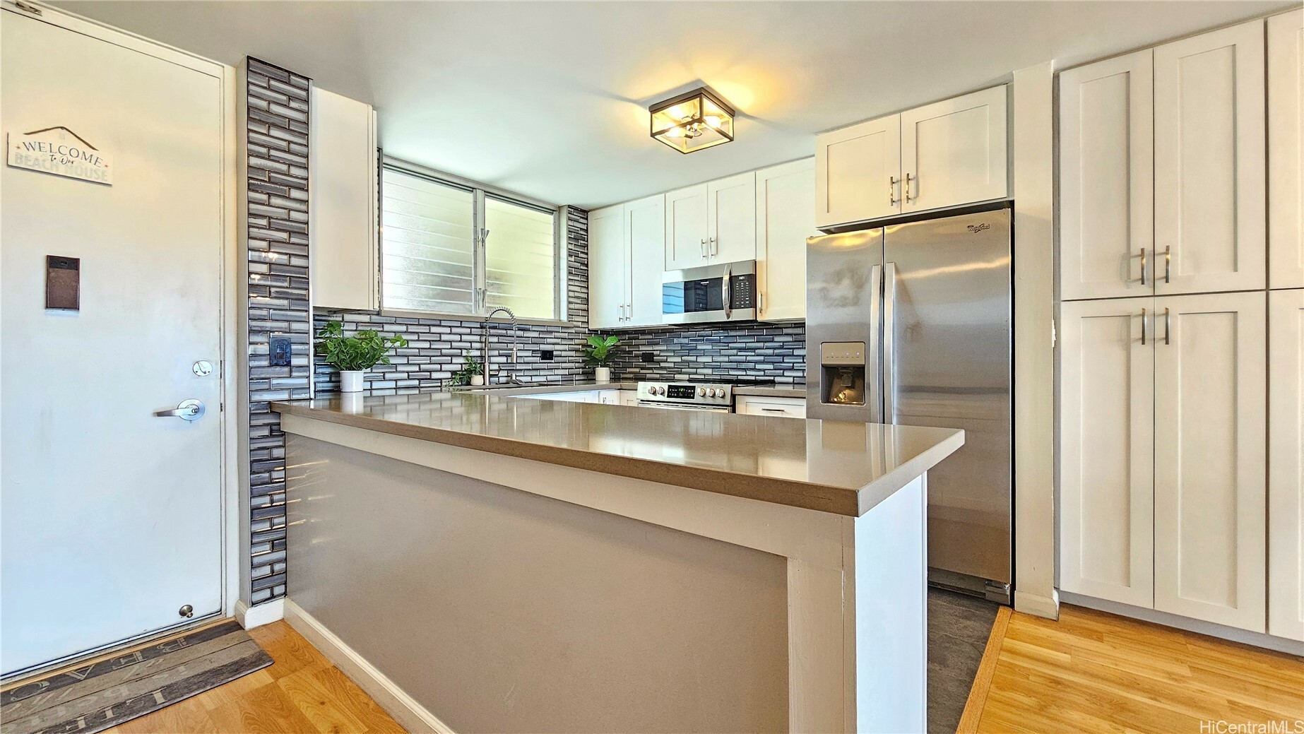 Property Photo: 1717 Ala Wai Boulevard 2002 HI 96815