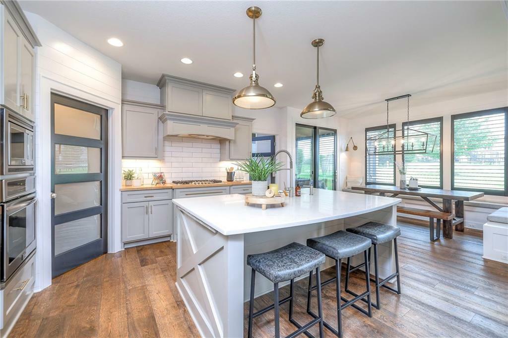 Property Photo:  8120 Lone Elm Road  KS 66220 