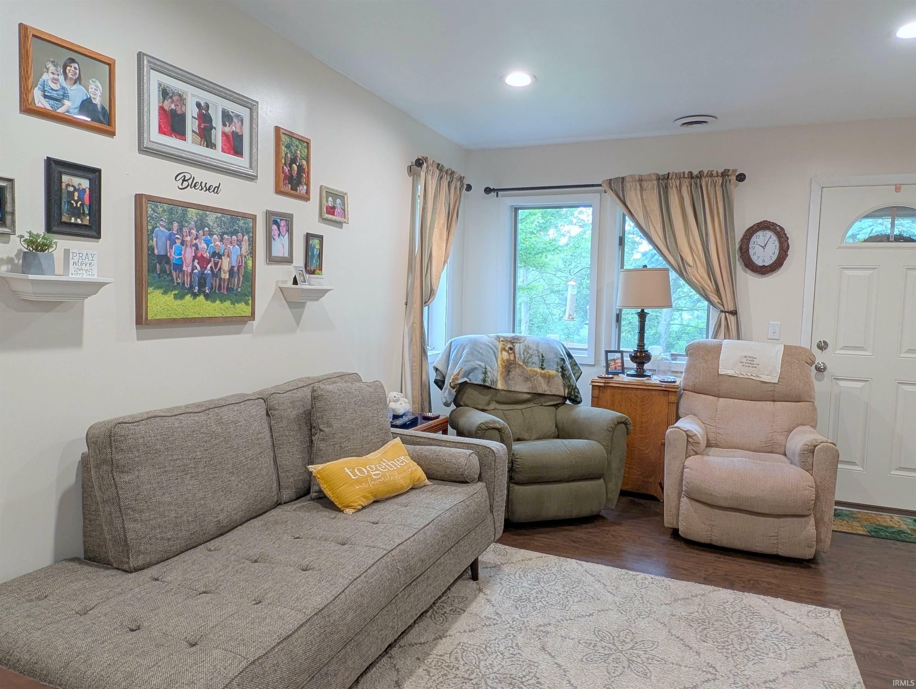 Property Photo: 406 E Market Street IN 46714