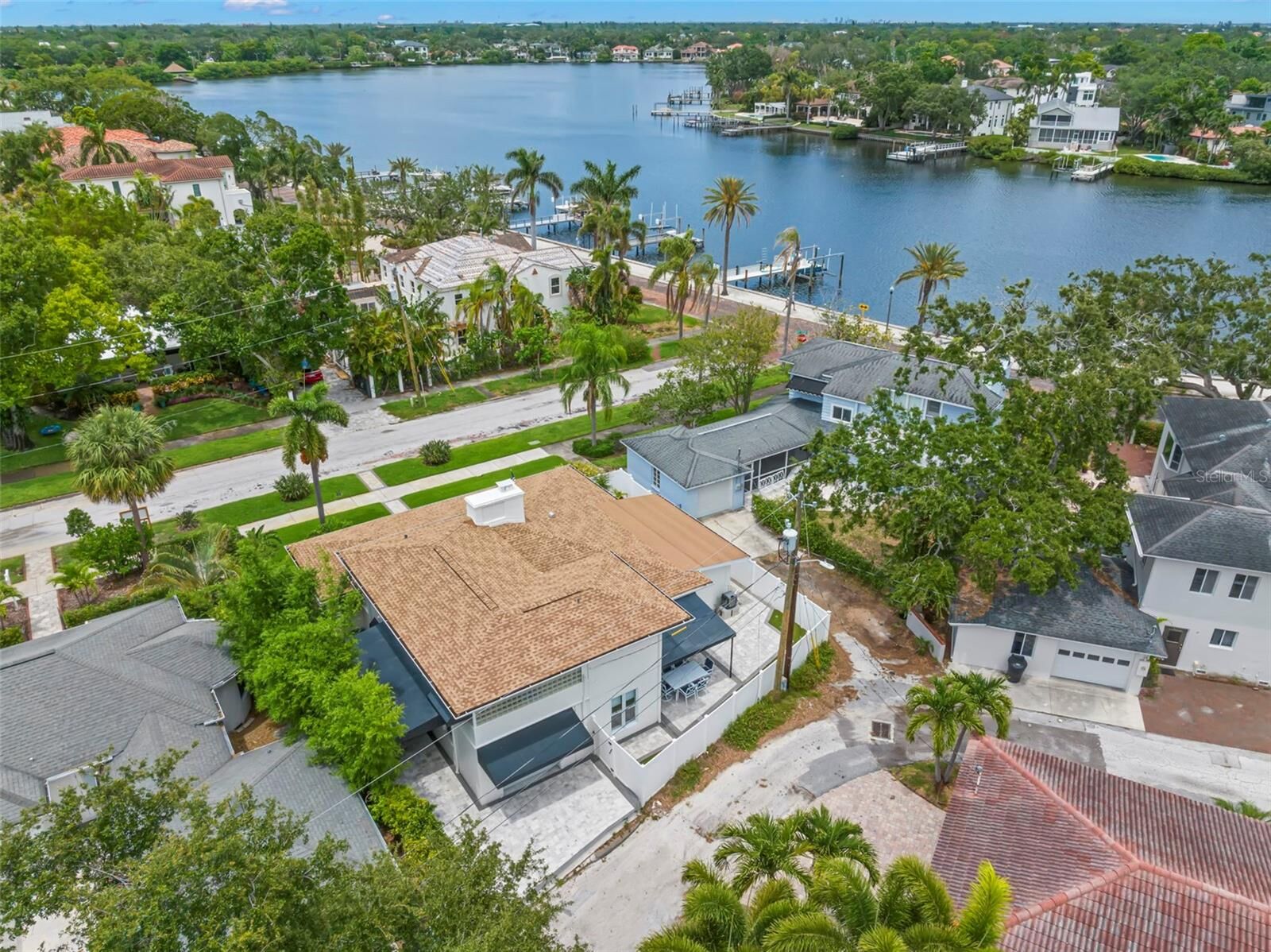 Property Photo:  146 26th Avenue NE  FL 33704 
