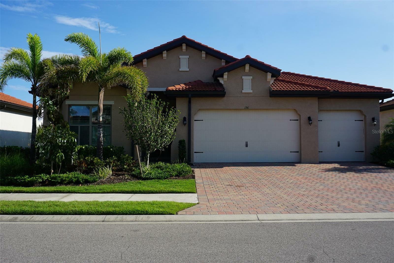 Property Photo: 136 Positano Trail FL 34275