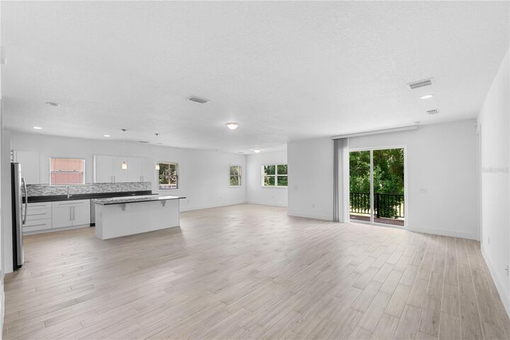 Property Photo: 1812 Stoneywood Way FL 32712