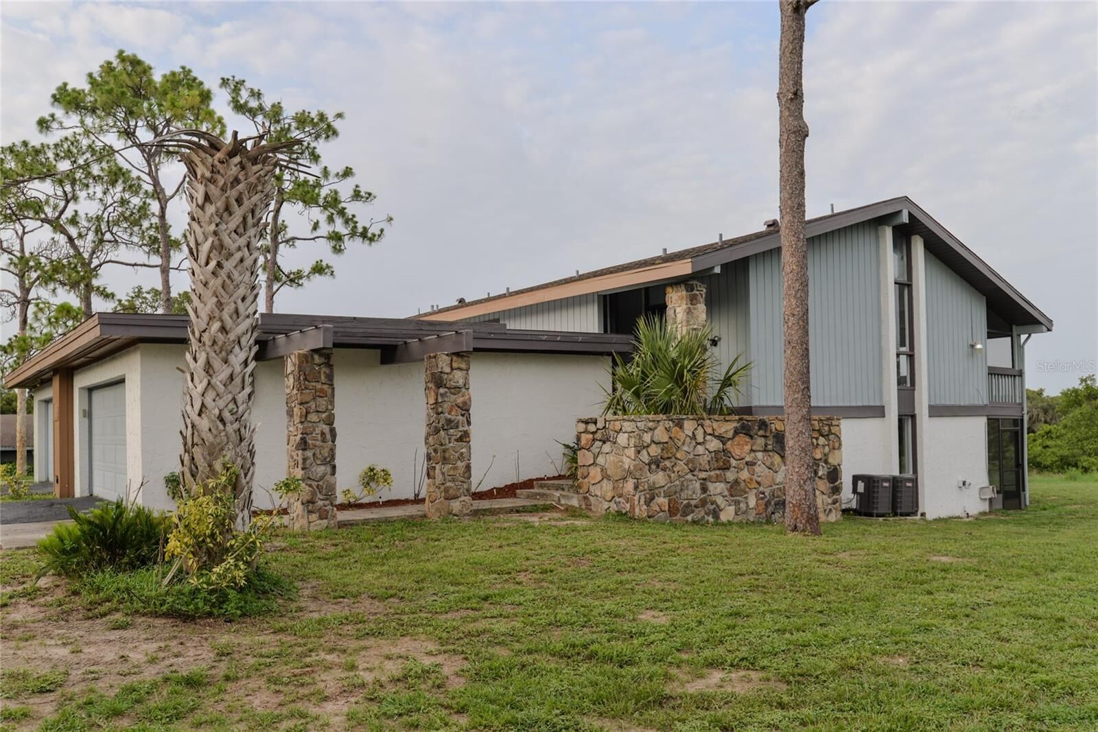 Property Photo:  102 Canterbury Drive  FL 33844 