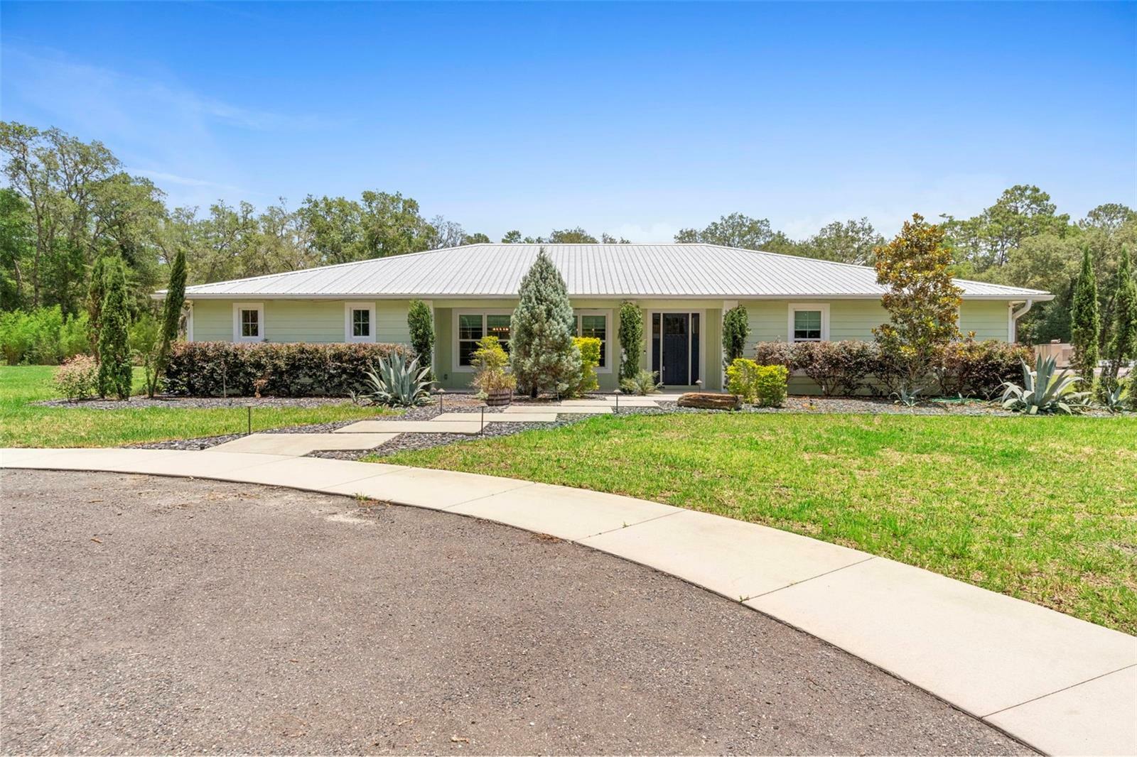 Property Photo: 920 Grand Avenue FL 32763