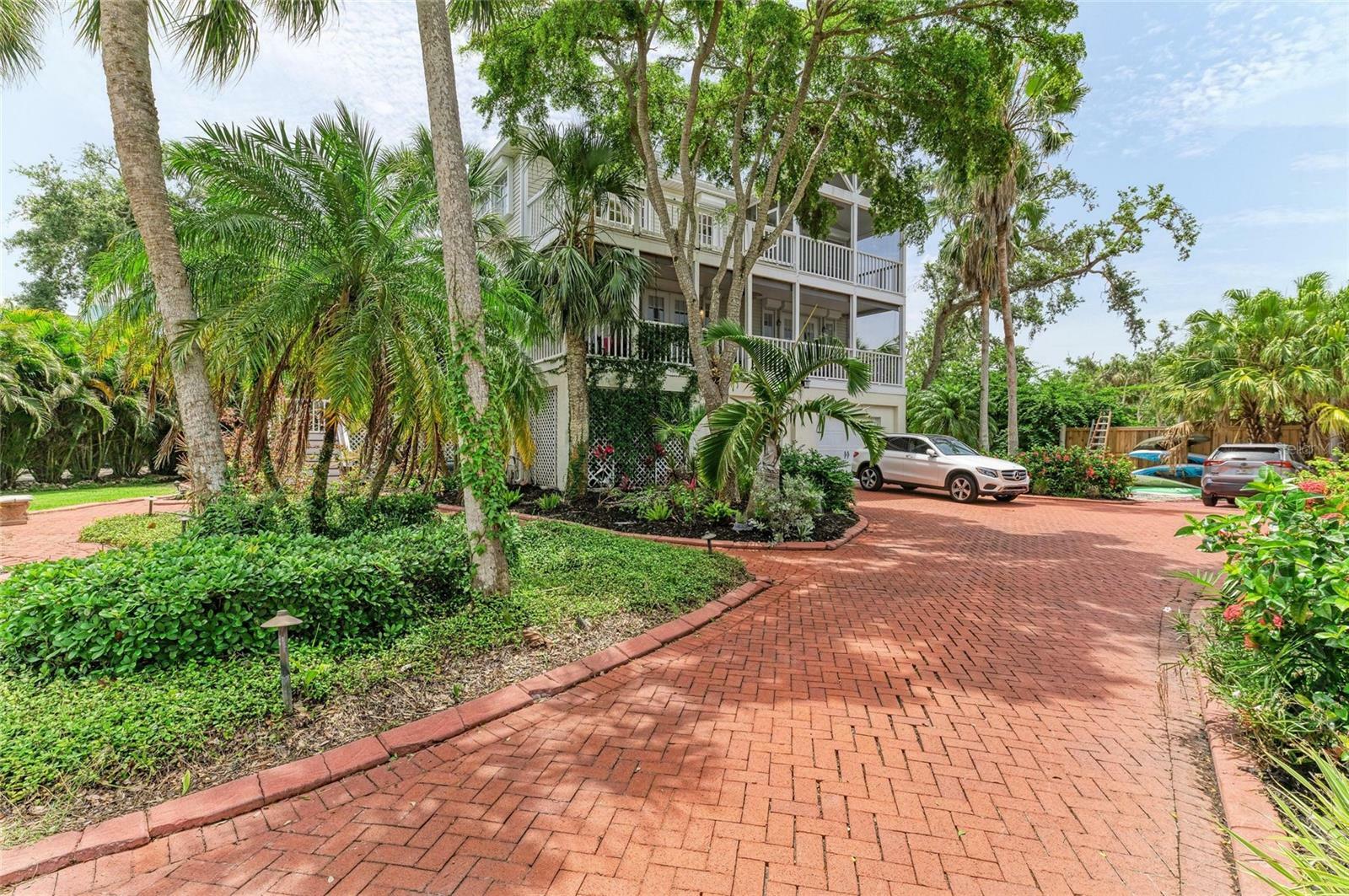 Property Photo:  8963 Fishermens Bay Drive  FL 34231 