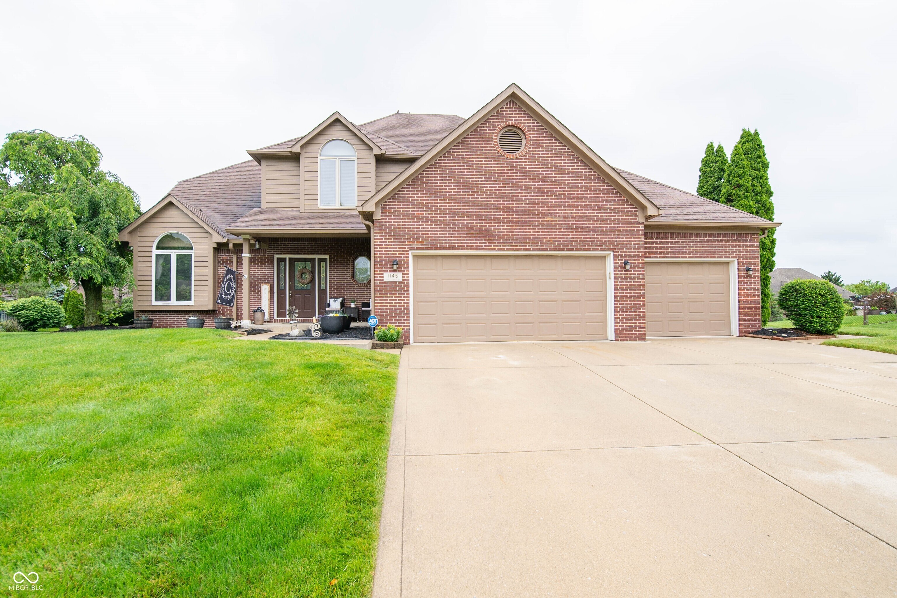 Property Photo:  1145 Forest Commons Drive  IN 46123 