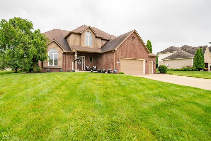 1145 Forest Commons Drive  Avon IN 46123 photo