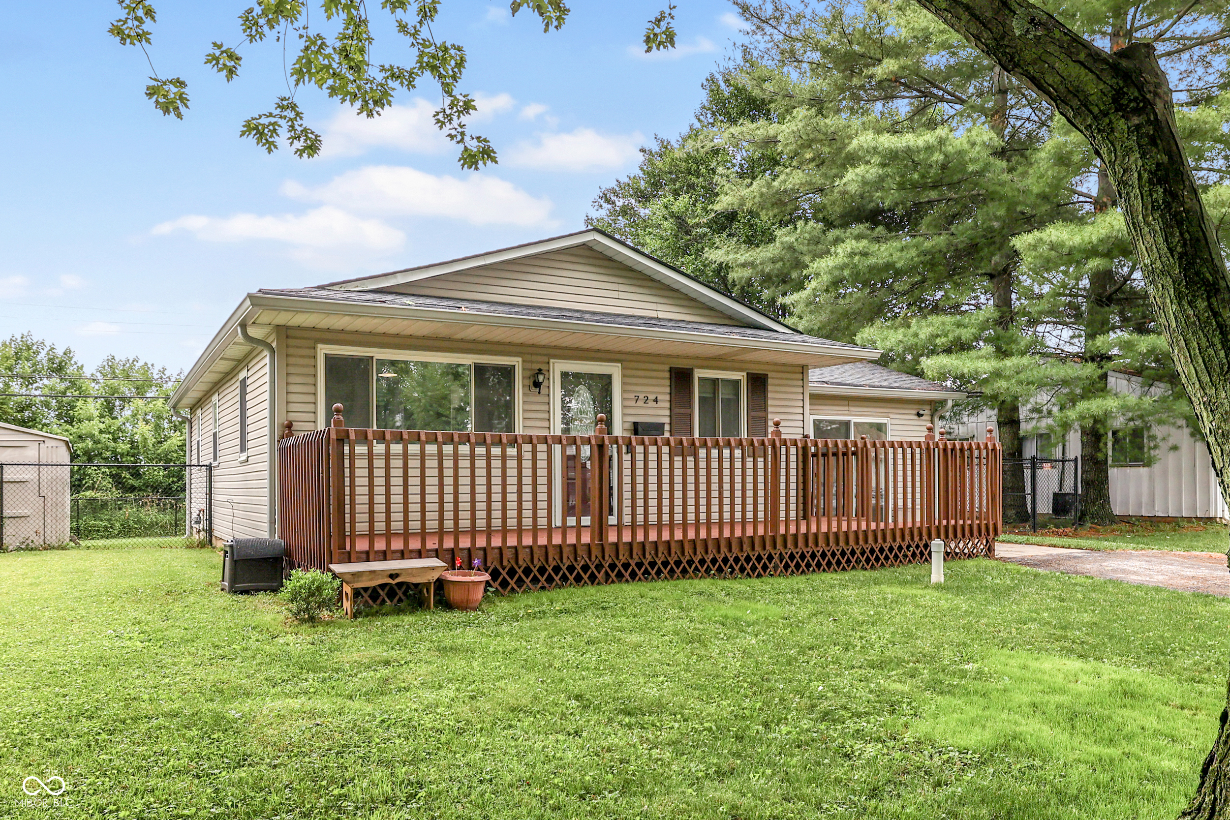 Property Photo:  724 Alexander Street  IN 46143 