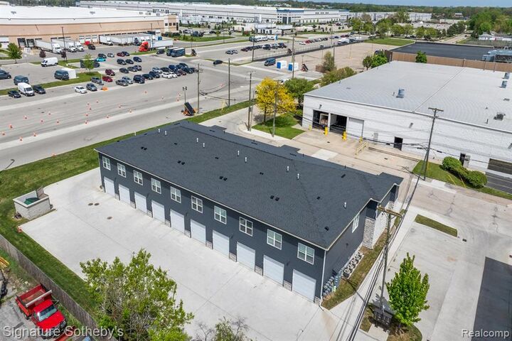 Property Photo: 1241 E Woodward Heights Boulevard MI 48030 1557