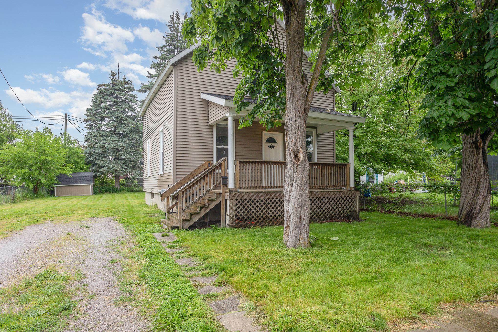 Property Photo: 504 Jennison Street MI 48708