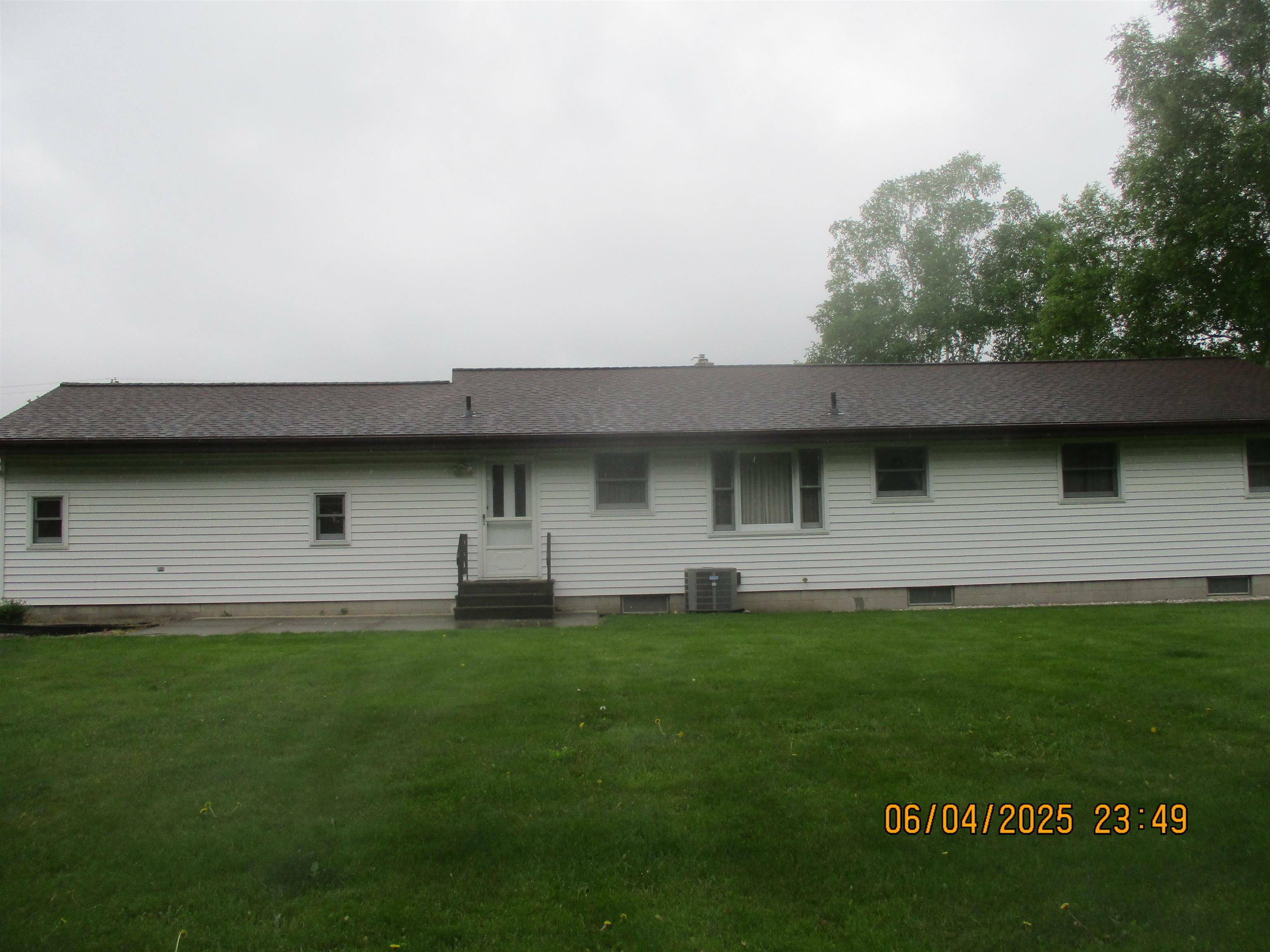 Property Photo: 317 S Lincoln Road MI 48708