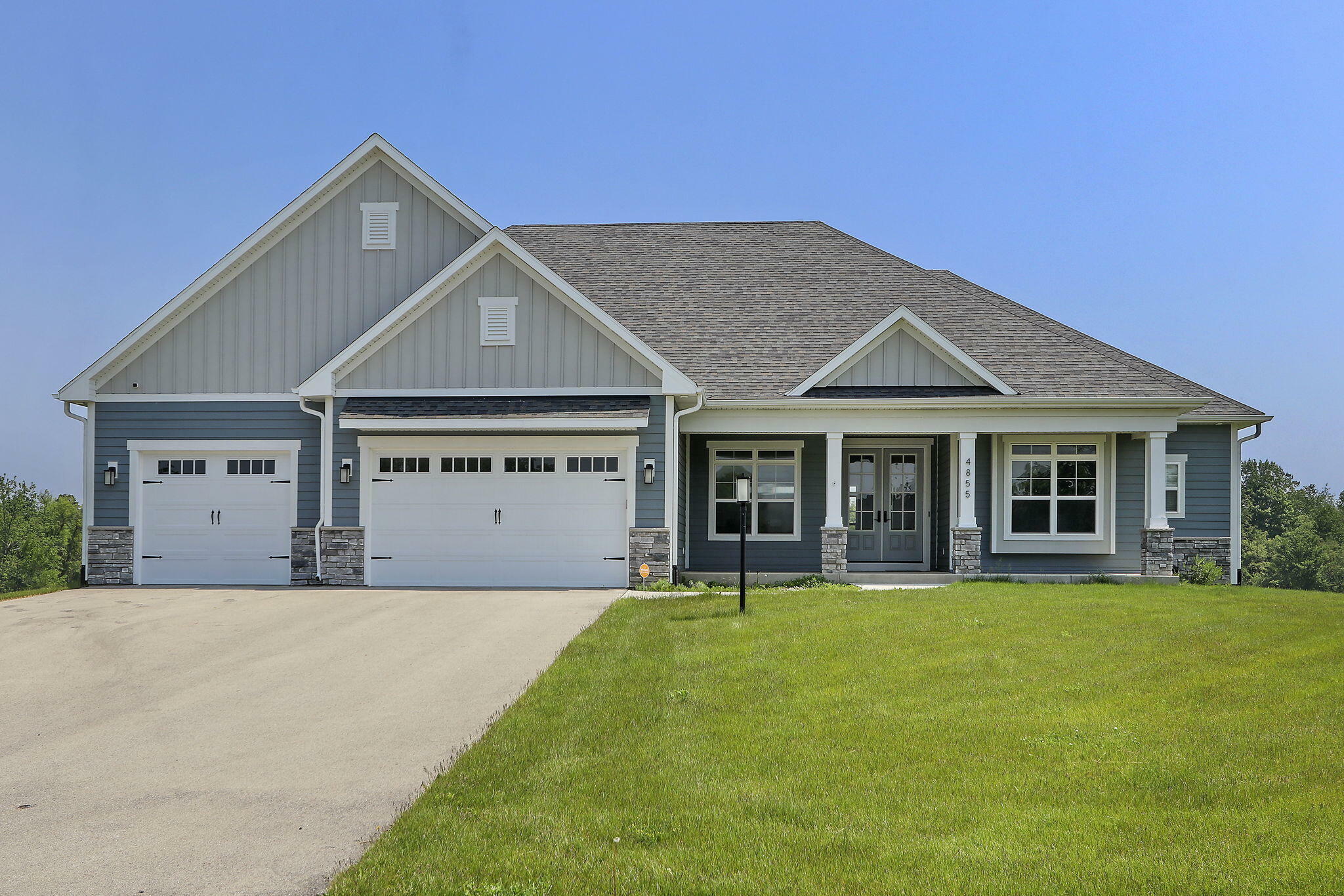 Property Photo:  4855 Cascade Ct  WI 53405 