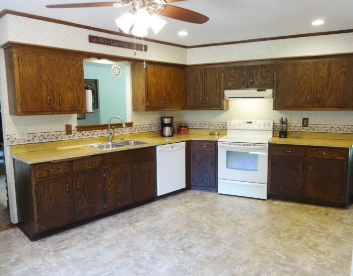 Property Photo: 31205 Red Oak Ln WI 53185