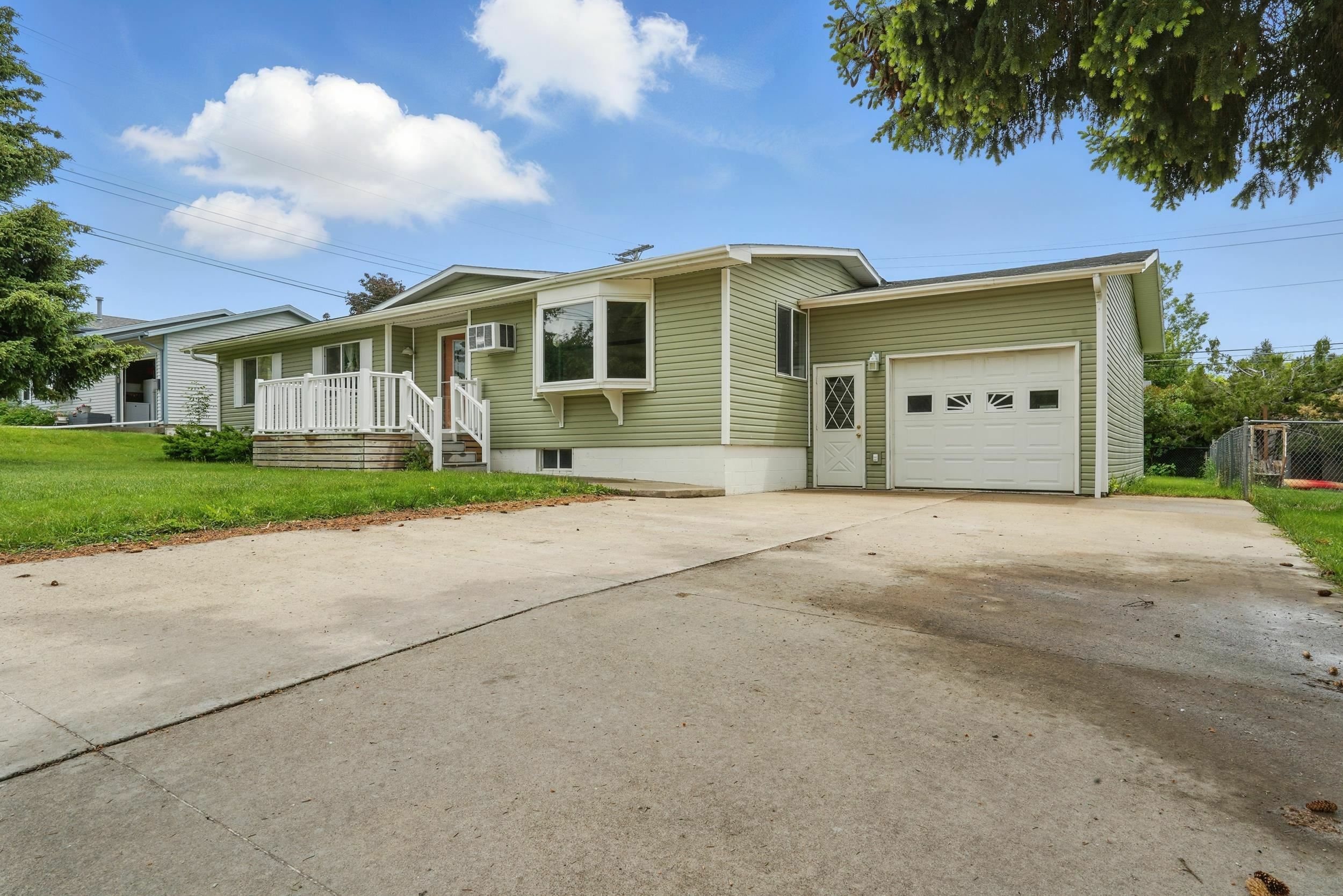 Property Photo: 805 E Harding Street SD 57783