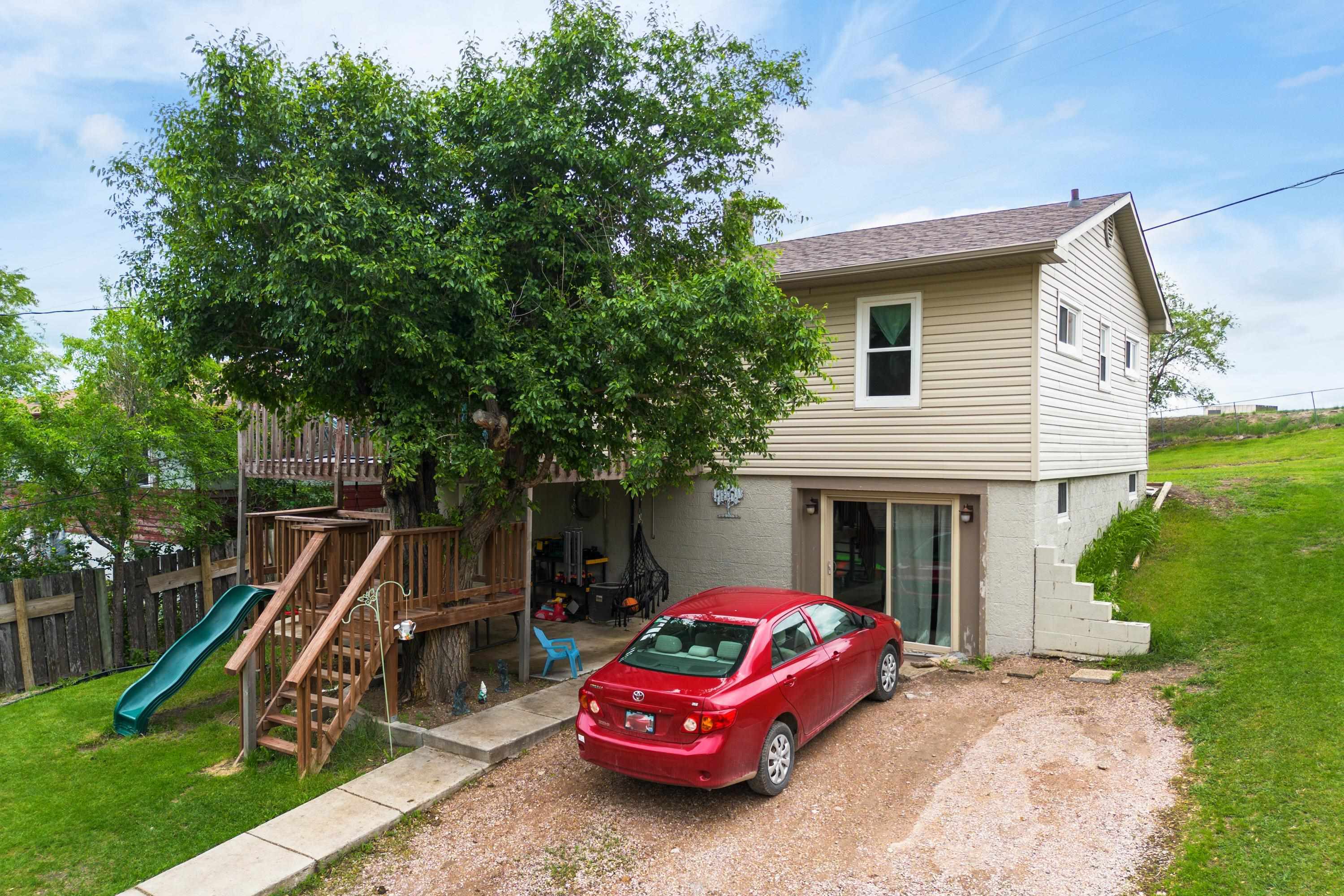 Property Photo: 218 Oakland Street SD 57701